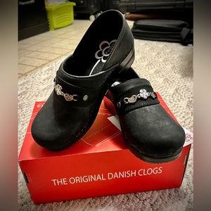 Sanita Clogs new in box